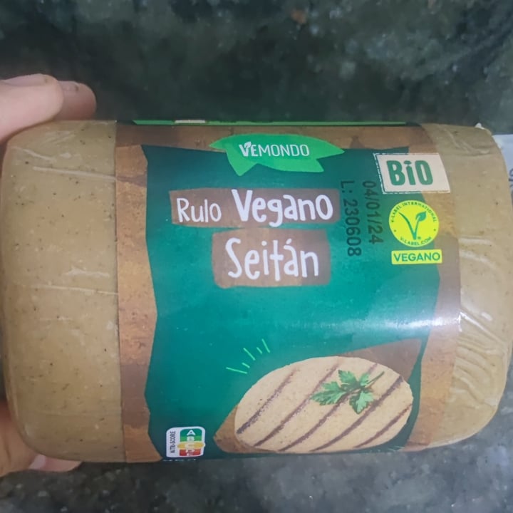 photo of Vemondo rulo vegetal de seitán shared by @kinggorilla on  19 Aug 2023 - review