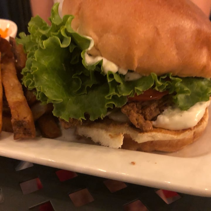 photo of MeeT in Gastown Crispy Chickun Burger shared by @bessiebean on  04 Sep 2023 - review