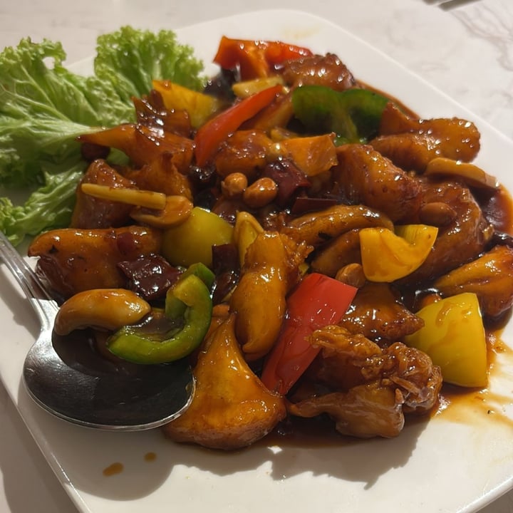 photo of Green on Earth Vegetarian Cafe Sweet & Sour Monkey Head Mushrooms shared by @zarreen on  11 Oct 2025 - review