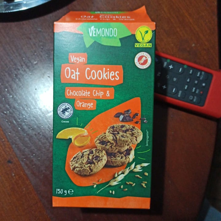photo of Vemondo  oat cookies chocolate chip  & orange shared by @elanorya on  10 Jan 2024 - review