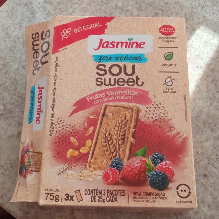 photo of Jasmine Biscoito De Frutas Vermelhas shared by @shaktitati on  15 Feb 2025 - review