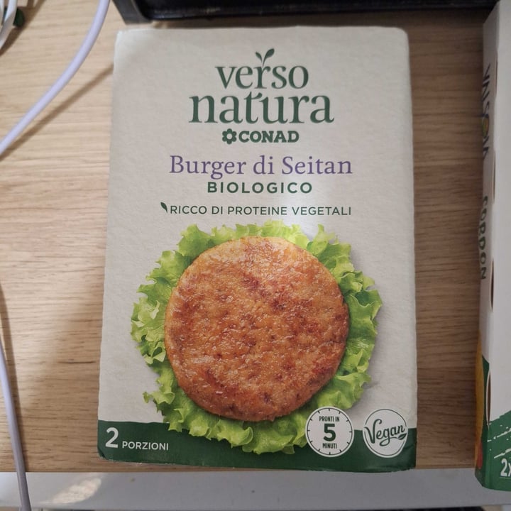 photo of Verso Natura Conad Veg Burger Di Seitan Biologico shared by @bessylabestia on  30 May 2024 - review