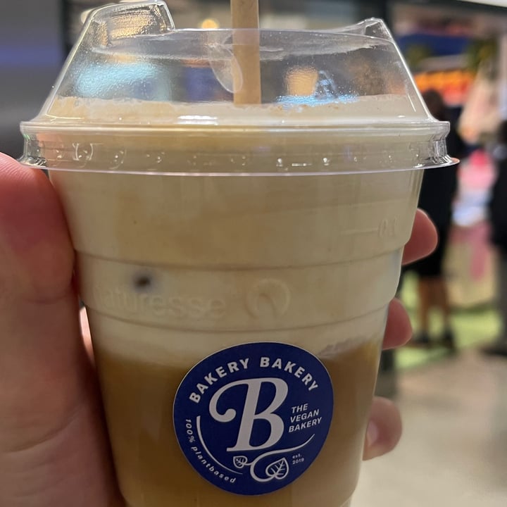 photo of Bakery Bakery HB Zürich salted Bananabread latte shared by @xandi00 on  28 Sep 2025 - review