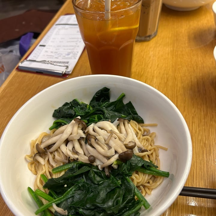 photo of Din Tai Fung City Square Vegetables And Mushroom Noodles shared by @miriamy on  24 Dec 2024 - review