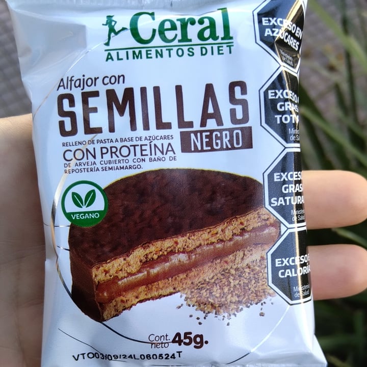 photo of Ceral Alimentos Diet alfajor shared by @marionleslie on  06 Jul 2024 - review