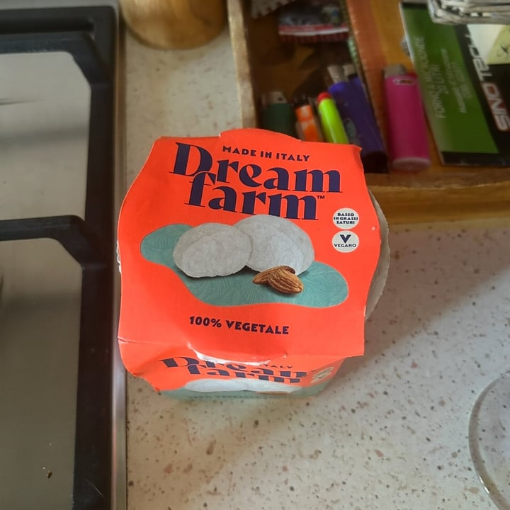 photo of Dream Farm Alternativa vegetale alla mozzarella shared by @elyvee on  24 Jul 2025 - review