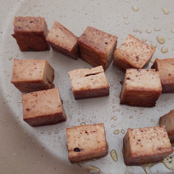 photo of Goshen Vegges Tofu  Imperial Defumado shared by @jcasati on  02 Oct 2025 - review