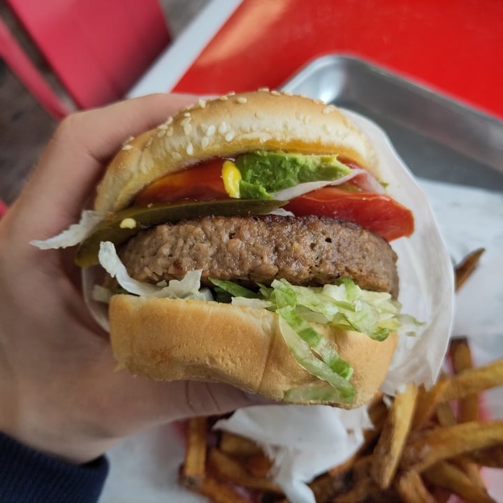 photo of Hamburguesas El Gordo #1 Del Gordo Vegana shared by @johntherealone on  11 Jun 2025 - review