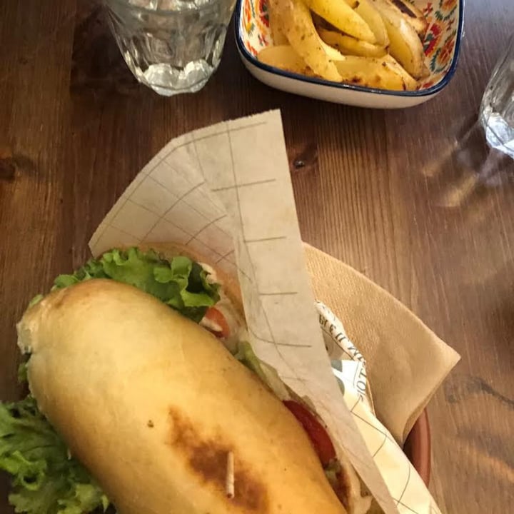 photo of ZEM Vegan Bistrot Hot-Dog shared by @agaiarept on  22 Apr 2024 - review