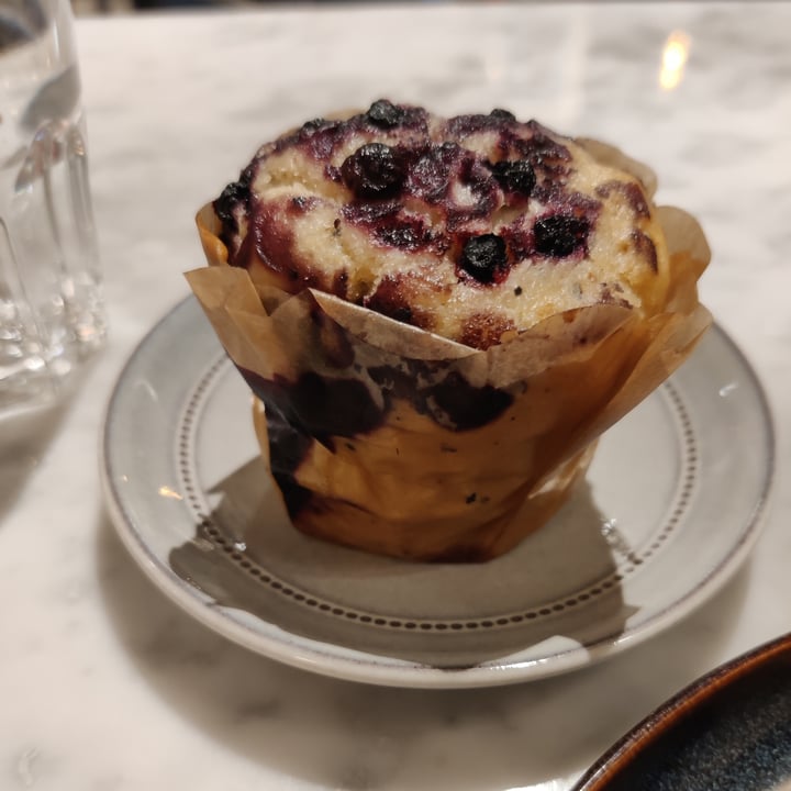 photo of Kafé Plattan Blueberry cardamom muffin shared by @enkelvegan on  20 Aug 2023 - review