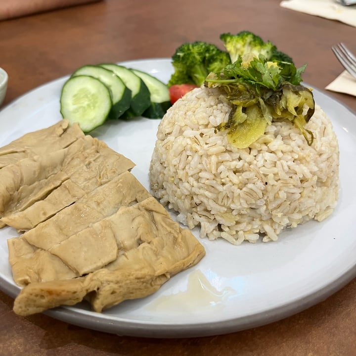 photo of Vine Cafe Hainanese Chick-un Brown Rice shared by @soy-orbison on  11 Mar 2024 - review