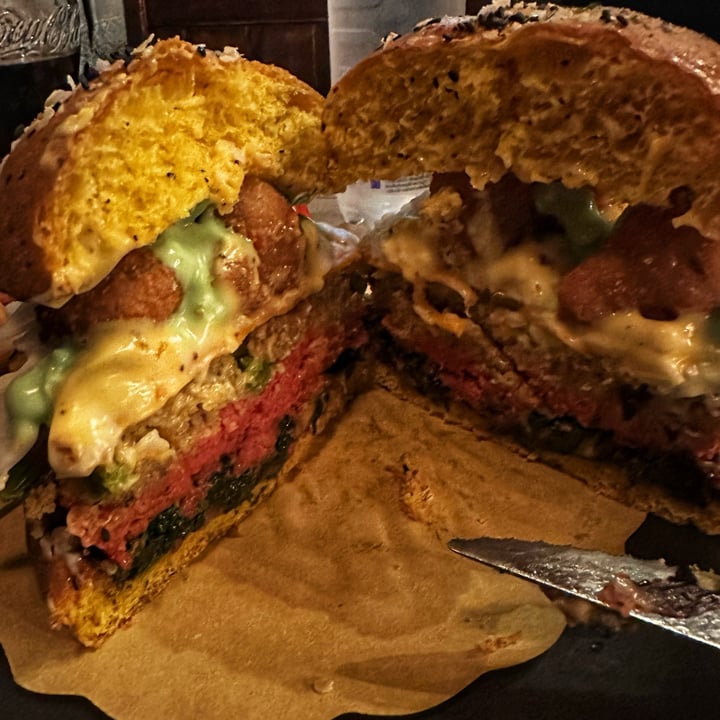 photo of Old England Pub - Pub Birreria Padova Porn burger vegan shared by @minniedrinkstea on  22 Jan 2024 - review
