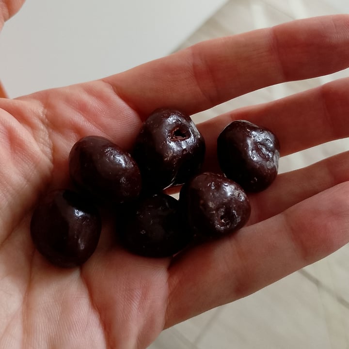 photo of Equomercato uva morena ricoperta di cioccolato fondente shared by @silvia89 on  10 Jan 2025 - review