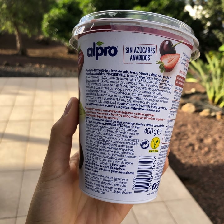 photo of Alpro Yogur Frutos rojos con dátiles sin azúcar añadido shared by @carmelau on  12 May 2024 - review