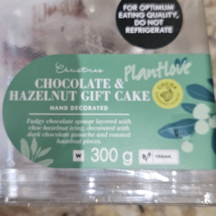 photo of Woolworths Food Chocolate & Hazelnut Gift Cake shared by @therush on  19 Nov 2024 - review