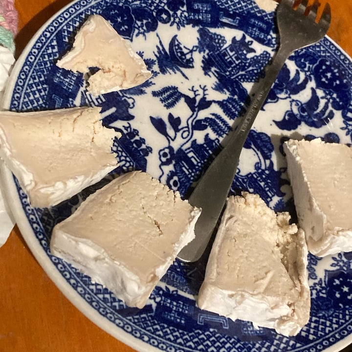 photo of Nut Grove Cheese Camembert style cheese shared by @eilerua2 on  11 Oct 2023 - review
