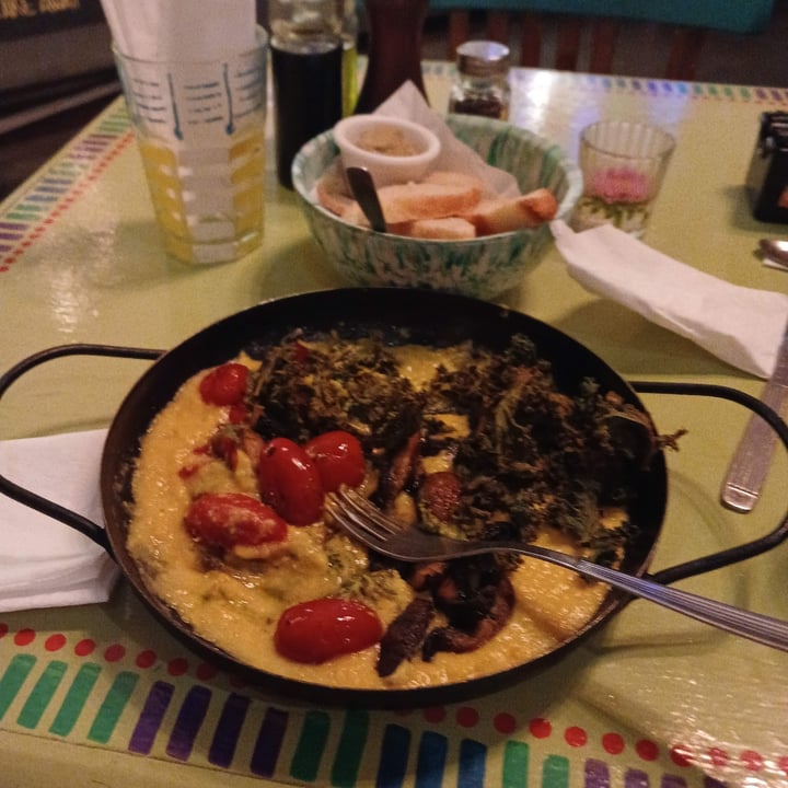photo of Casa Munay Cremoso de humita con cherrys confitados, girgolas y kale crocante shared by @rominacon on  07 Jan 2025 - review