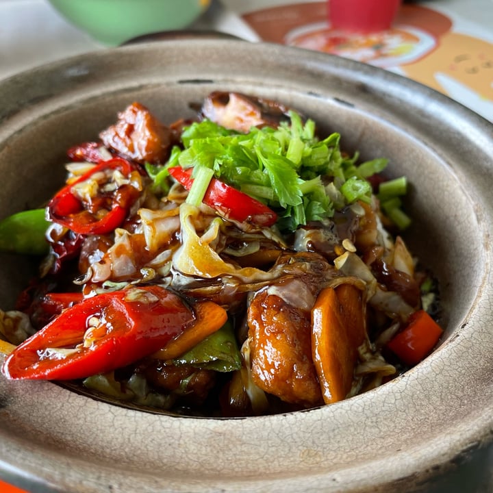 photo of Berseh Food Centre kungpao braised chicken claypot shared by @sudeekshna on  21 Mar 2024 - review