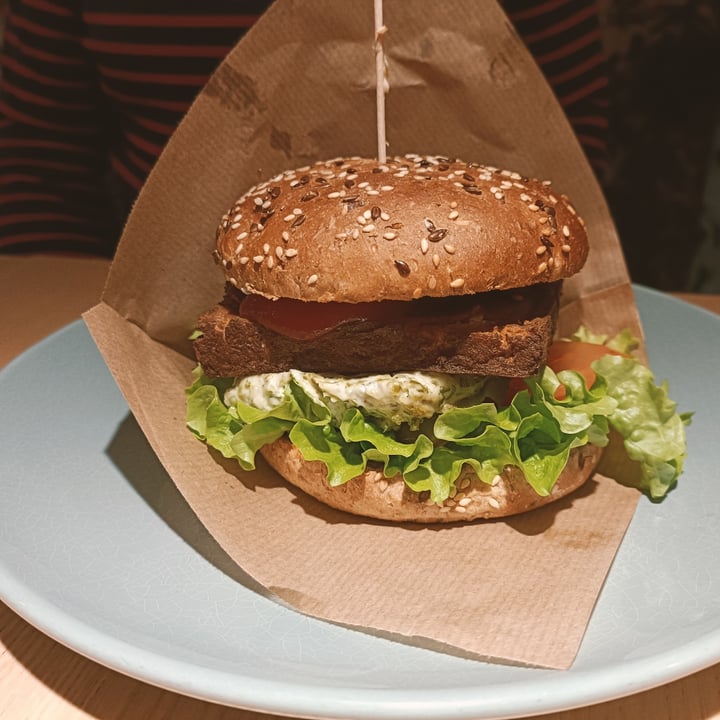 photo of RoseHip Vegan Bistro tofu burger shared by @aribes on  05 Jan 2024 - review