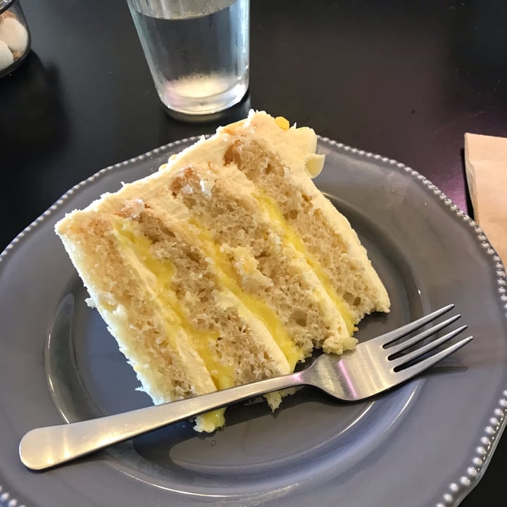 photo of Black Rabbit Lemon And Vanilla Cake shared by @scottye on  12 May 2024 - review