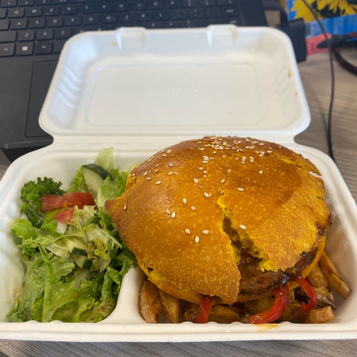 photo of Vegan Butcherie by Romeo & Vero (Delivery and Takeaway) Vegan Chicken Burger shared by @rushisushi7 on  18 Jan 2024 - review