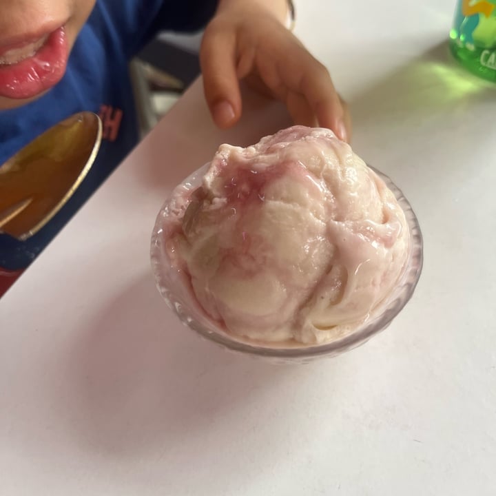 photo of Heartbreak Melts Ice Cream Cafe raspberry ripple shared by @soy-orbison on  25 Oct 2023 - review