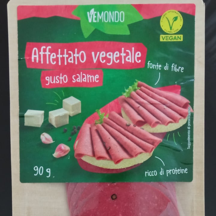 photo of Vemondo  Affettato Vegetale, gusto salame shared by @rosso-di-sara on  06 Feb 2024 - review