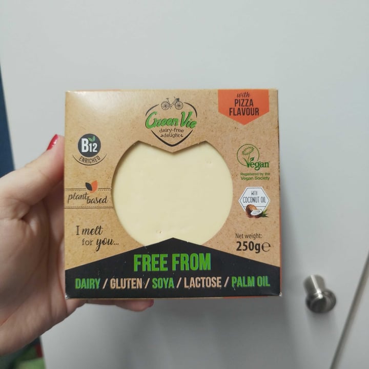 photo of Green Vie sabor pizza en bloque shared by @zahiathommy on  29 Jan 2025 - review