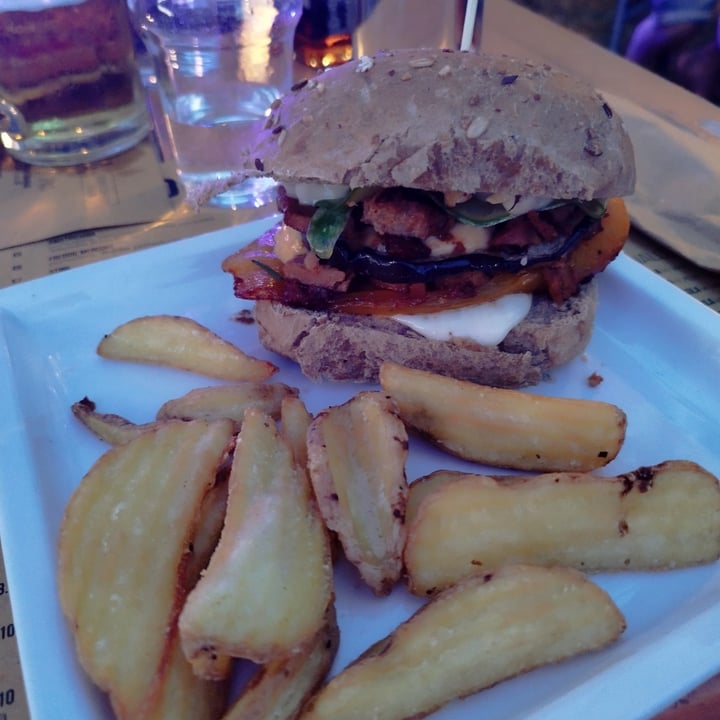 photo of Beer Garden tofu burger shared by @nausi78 on  01 Sep 2024 - review