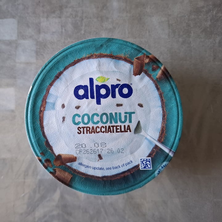 photo of Alpro yogurt coconut stracciatella shared by @mariversovegan on  23 Jul 2025 - review