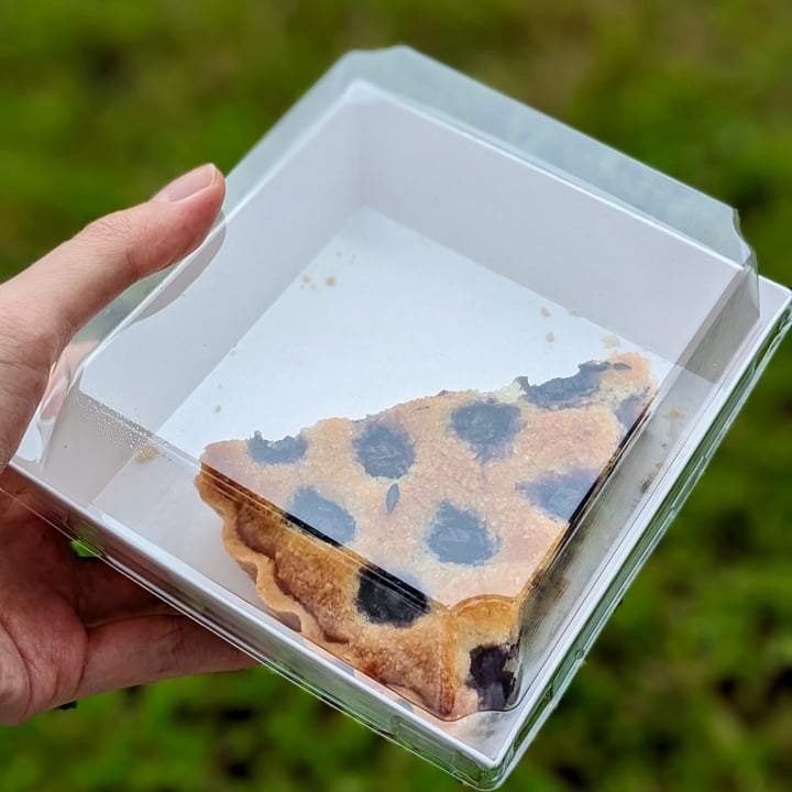 photo of Radeau Blueberry Thyme Frangipane Tart shared by @xinru-t on  22 Jan 2024 - review