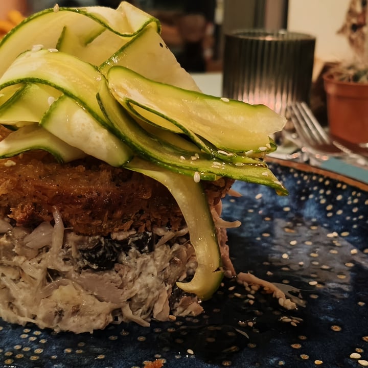 photo of Romeow Cat Bistrot Jack fruit e pleurotus in salsa tartara, zucchine marinate al sesamo tostato con pomodori verdi fritti shared by @andydesa on  04 Aug 2024 - review