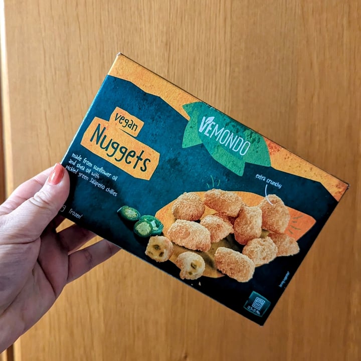 photo of Vemondo Vegan Nuggets - made with sunflower oil and shea oil, with pickled green jalapeño chillies shared by @serenasofia on  03 Jan 2024 - review