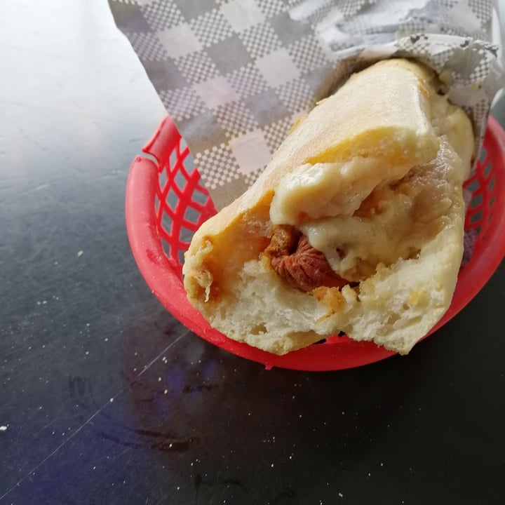 photo of Mister Nice Guy's Bakeshop Coney Island Chilli Dog shared by @danisdragon on  22 Oct 2023 - review