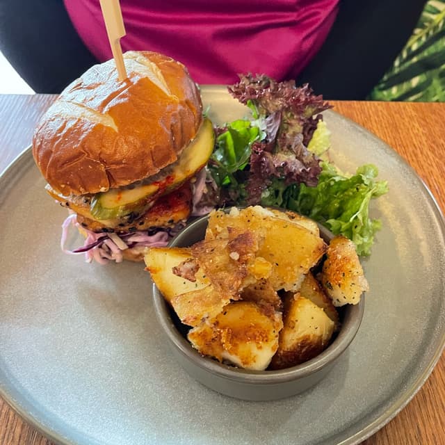 Photo of the dish “Satay Slay Burger”