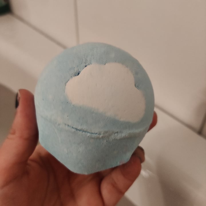 photo of Lush slow down bath bomb shared by @enkelvegan on  12 May 2024 - review