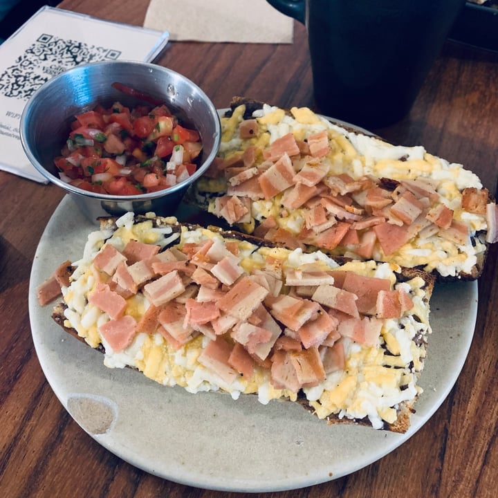 photo of Café Vegetal Molletes con tocino shared by @nancy on  15 Feb 2024 - review