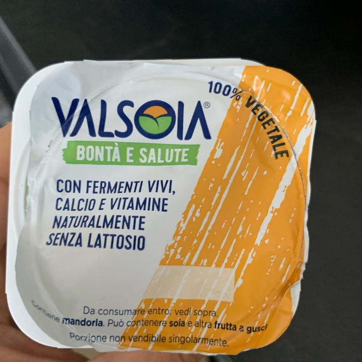 photo of Valsoia yogurt pistacchio shared by @martinazurli on  02 Nov 2024 - review