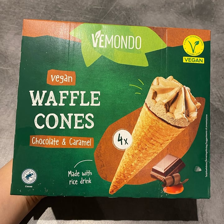 photo of Vemondo waffle cones chocolate and caramel shared by @giorgiamk on  25 Apr 2024 - review