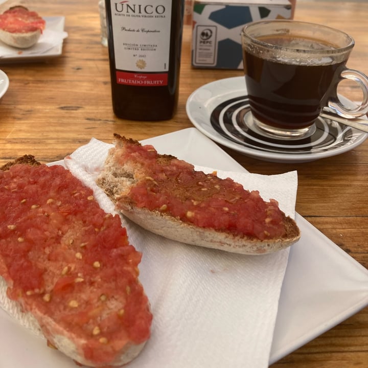 photo of Restaurante Titika Gastrodrink Tostada con tomate shared by @sanleeping on  24 Apr 2024 - review
