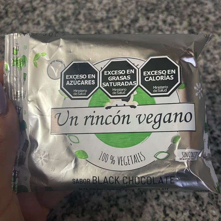 photo of Un Rincón Vegano Alfajor Black Chocolate shared by @xrocio on  23 May 2025 - review