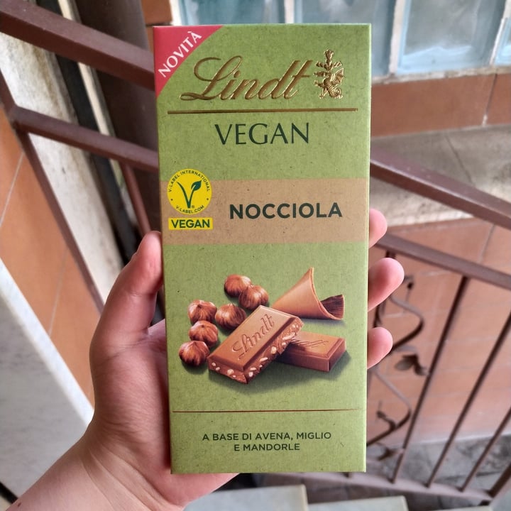 photo of Lindt Vegan Nocciola shared by @nadiavi on  12 Feb 2025 - review