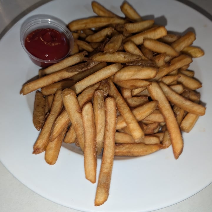 photo of Harold's Family Restaurant Fries shared by @disabled-vegan on  17 Sep 2024 - review