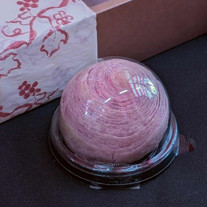 photo of Radeau Spiral Mooncake Taro shared by @xinru-t on  01 Oct 2025 - review