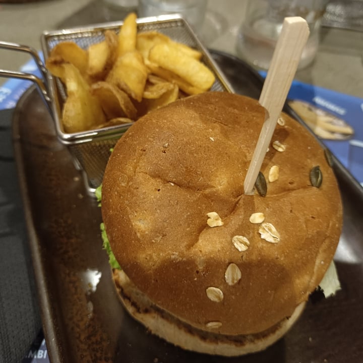 photo of Giustospirito Parma Burger Il Grinch Modificato shared by @bdpveg on  28 Jul 2025 - review