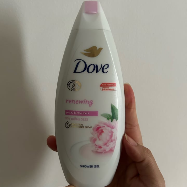 photo of Dove renewing shower gel shared by @zullybee on  03 Mar 2024 - review