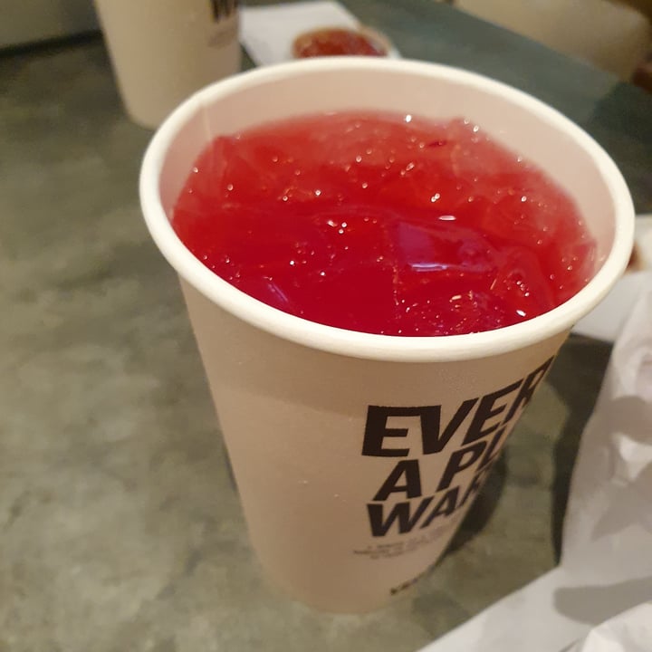 photo of VEGANBURG Woodleigh Cranberry Lemonade shared by @mushroomtarian on  10 Mar 2024 - review