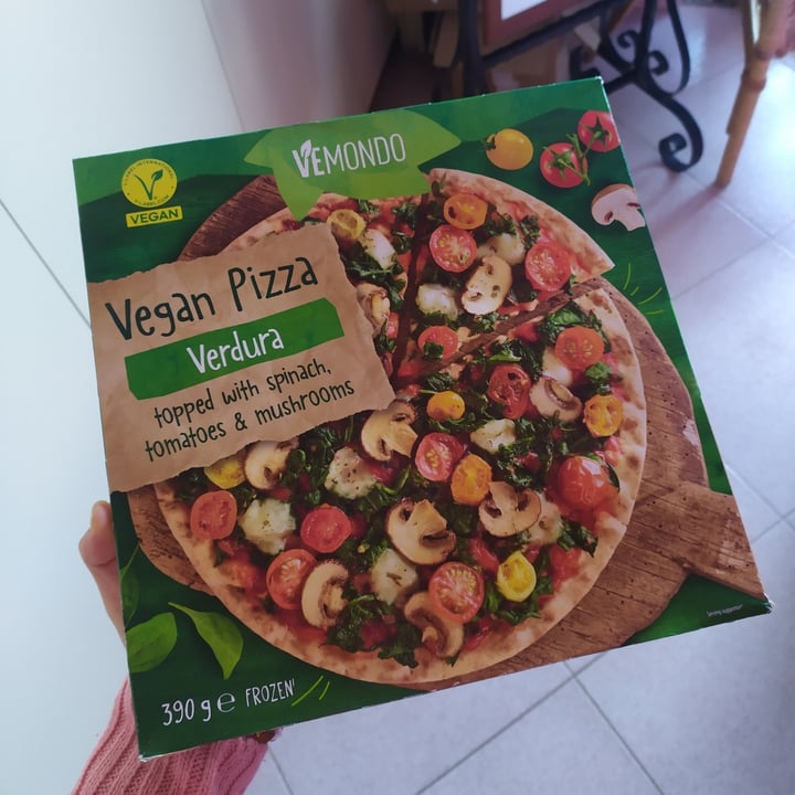 photo of Vemondo vegan pizza verdura shared by @fraveganita on  21 Dec 2023 - review
