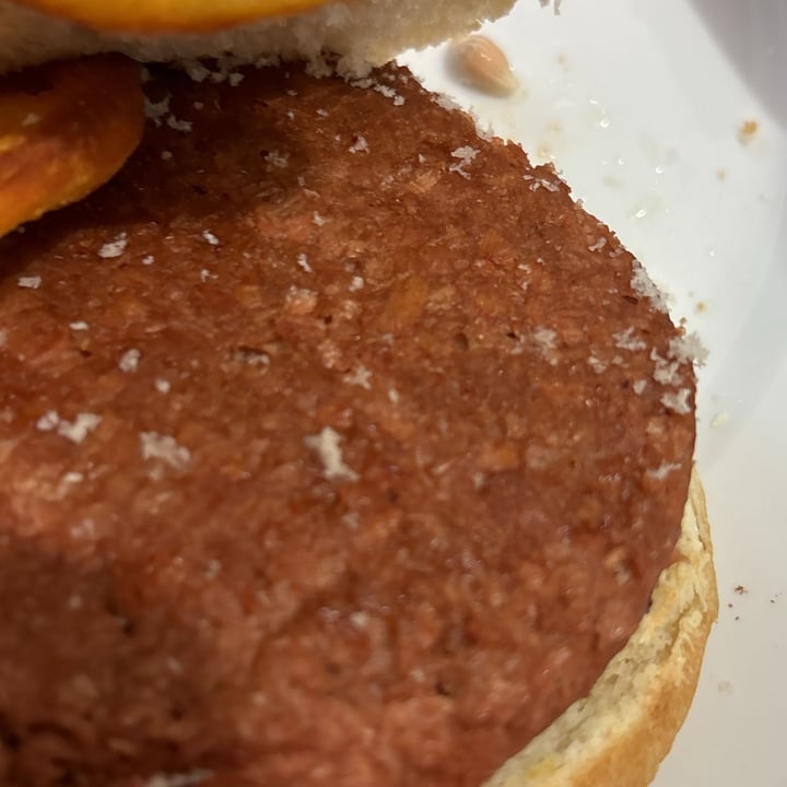 photo of Unconventional Burger Vegetale Classico - Classic Burger shared by @camiveggy on  06 May 2024 - review