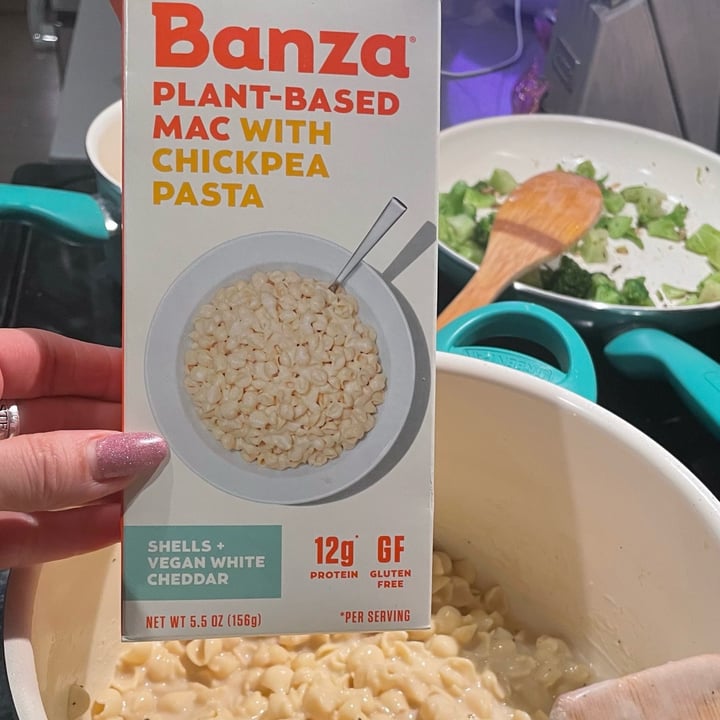 photo of Banza PLANT-BASED MAC WITH CHICKPEA PASTA SHELLS + VEGAN WHITE CHEDDAR shared by @vivalaviolet on  23 Jan 2024 - review